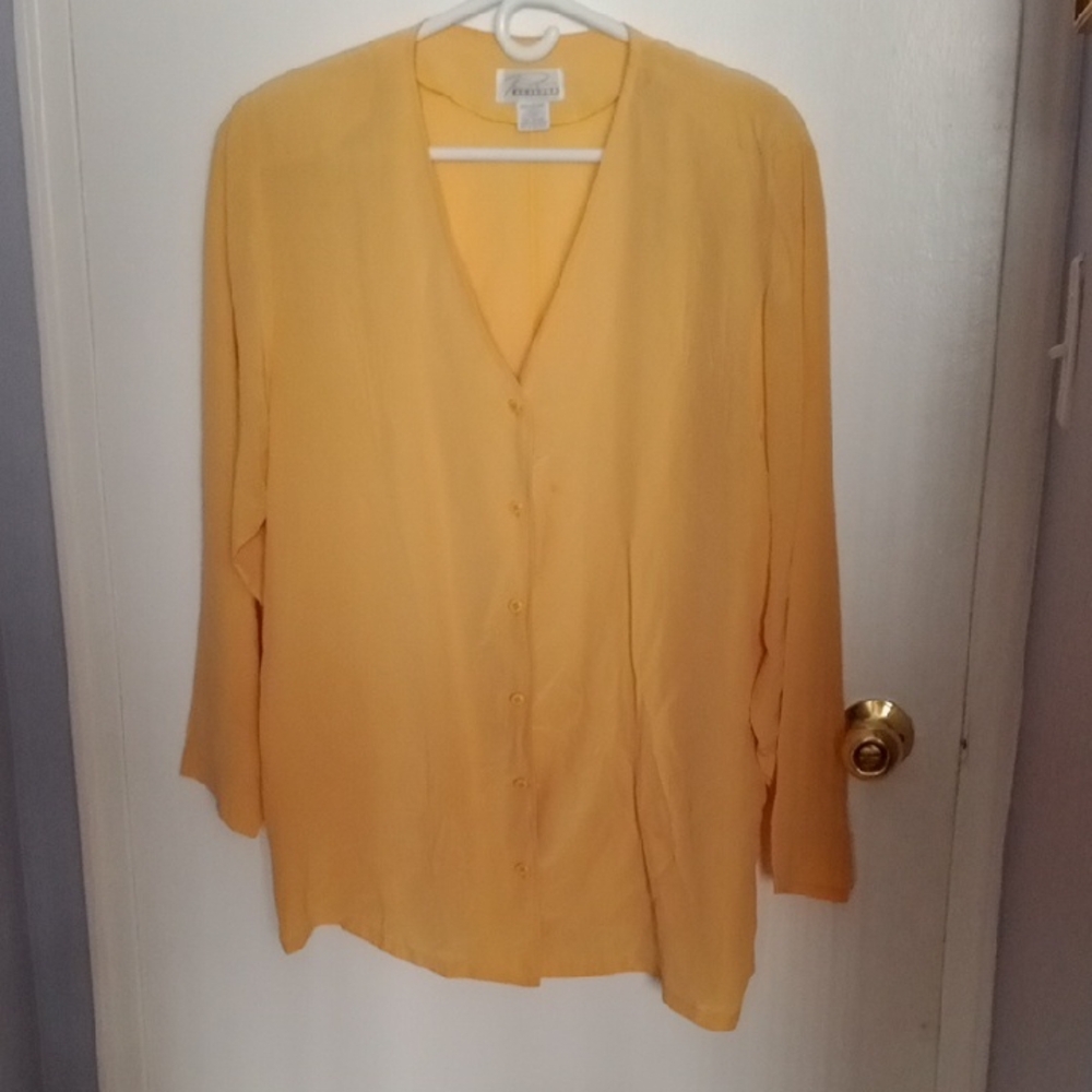 Vintage Pit To Pit 23. Gold, Sleeve, Relaxed Buttoned Blouse